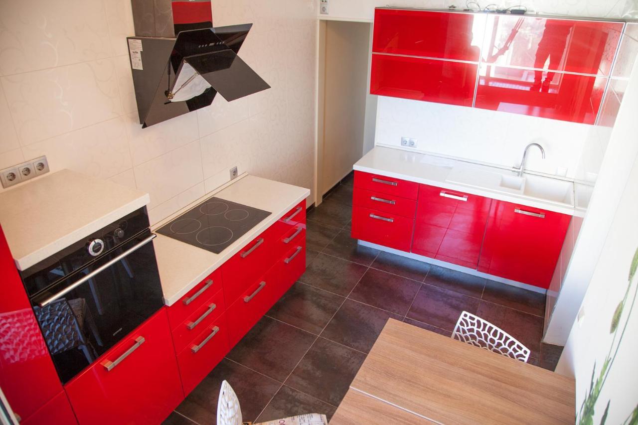 Two Bedroom Apartment With Balcony 키예프 외부 사진